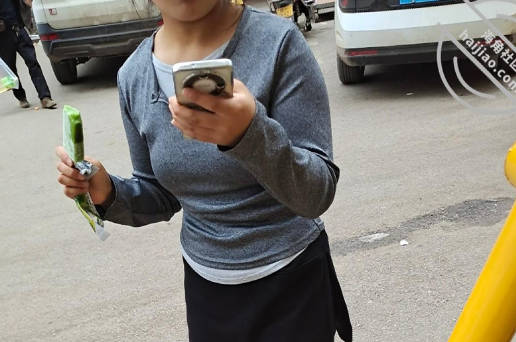 海角社区.乱伦侄女好像怀孕了